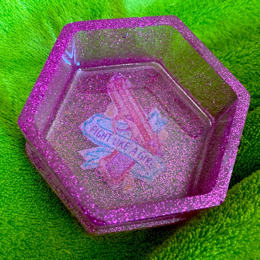 cute ashtray .